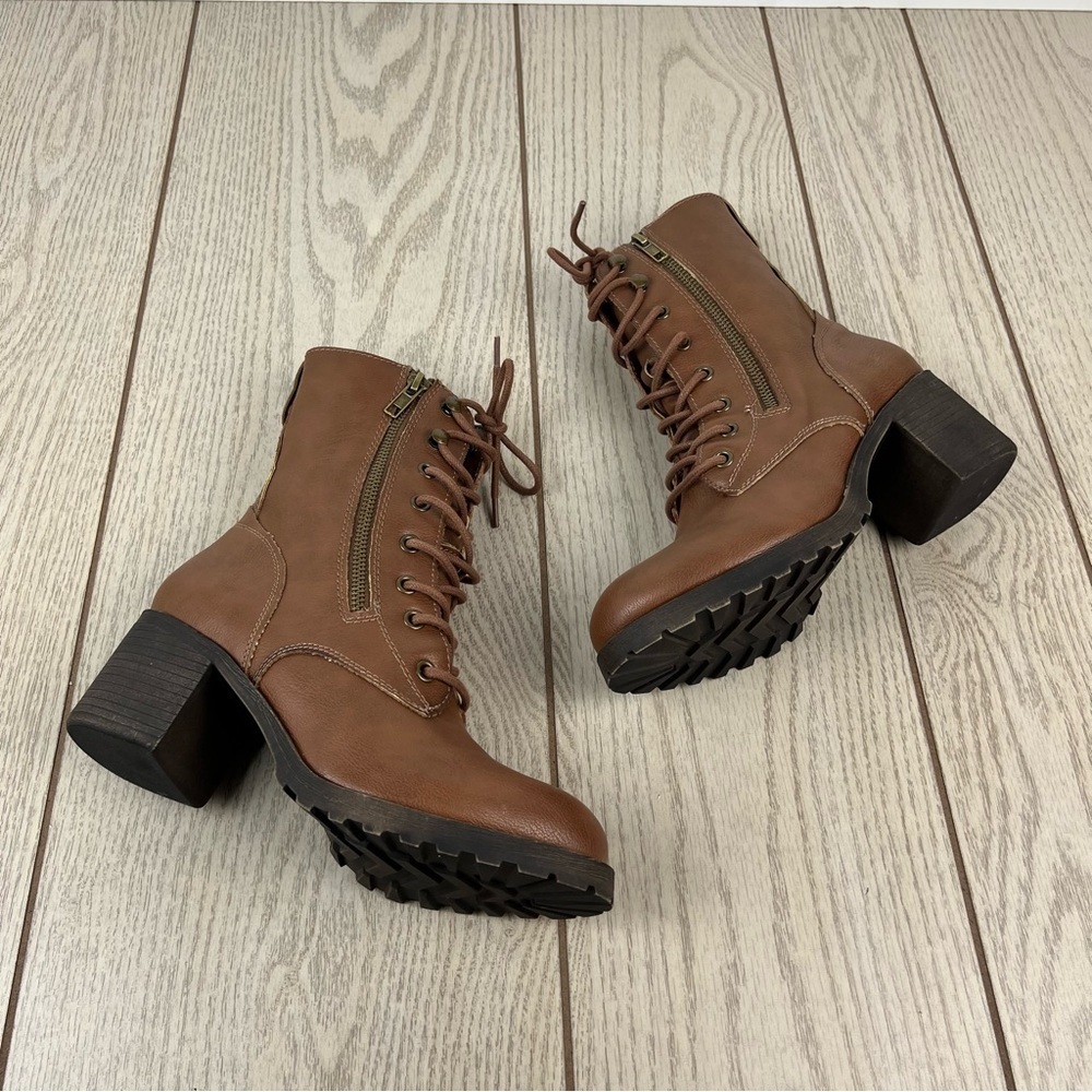 Sun + Stone Sloanie Lace-Up Lug Sole Hiker Booties 8.5M Tan Faux Leather $80 - Picture 3 of 6